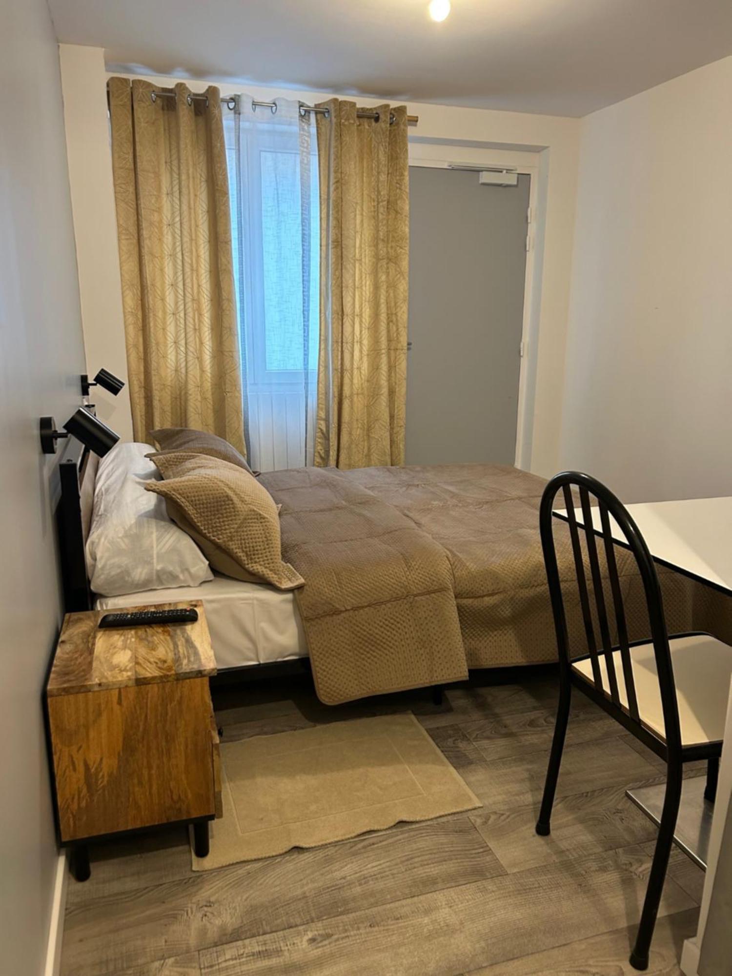 Hotel Saint - Charles Рамбуйе Екстериор снимка